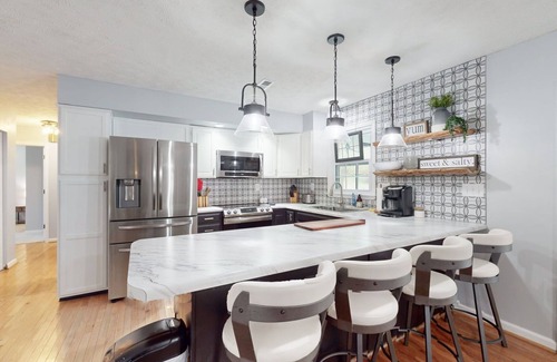 Frankfort House | Discover Bluegrass Bliss with Spa & Pet-Friendly Amenities