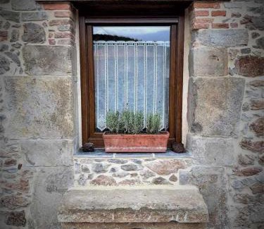 Alfoz de Lloredo Ski Chalet | Discover Your Path at Casa del Buen Camino - Guest Rated 9.8