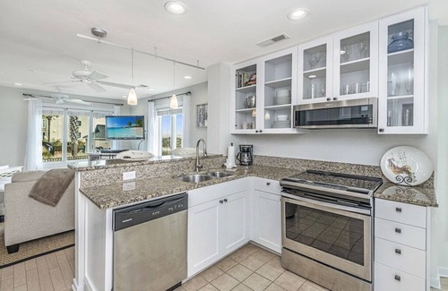 Isle of Palms Condo | Unforgettable Beachfront Escape with Stunning Ocean Views