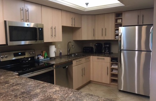 Sanibel Condo | Beachfront Oasis: Private Access & Pool, Rated 9.4/10