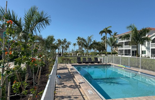 Sanibel Condo | Beachfront Oasis: Private Access & Pool, Rated 9.4/10