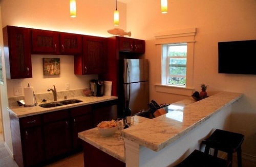 Wailua Condo | Ocean-View Retreat with Breathtaking Sunrise & Spa Amenities