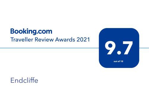 Maenporth Apartment | Unforgettable Endcliffe: Oceanfront Bliss & 9.7 Guest Rating