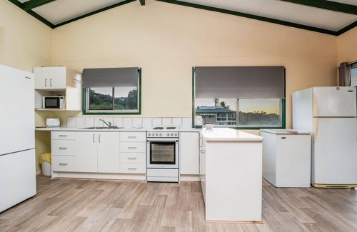 Seventeen Seventy House | Endeavour - Breathtaking Oceanfront Views & Pet Friendly