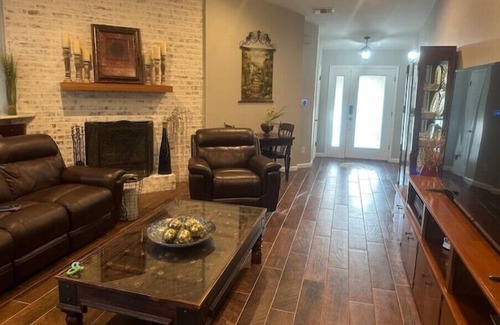 Morgans Point Resort House | EnDeering Lake Retreat