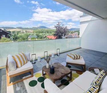 Vrchlabi Apartment | Oceanfront Endemit Apartment with Spa & Family-Friendly Amenities