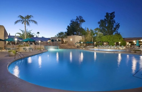 South Scottsdale Resort | Endless Arizona Fun: Serene Units with Pool Access!
