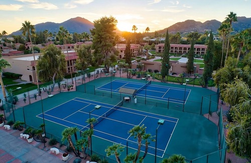 South Scottsdale Resort | Endless Arizona Fun: Serene Units with Pool Access!