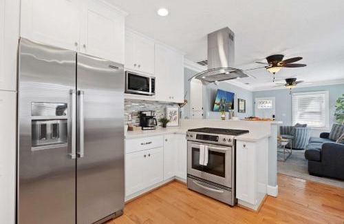 Ocean Beach House | Endless Summer Beach Cottage- In The Heart of OB