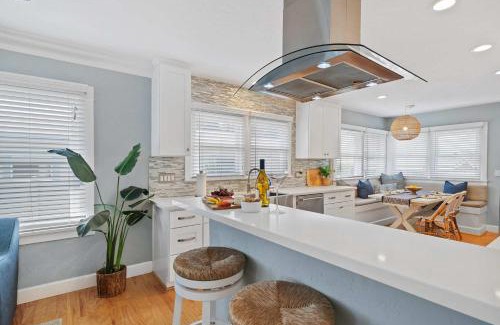 Ocean Beach House | Endless Summer Beach Cottage- In The Heart of OB