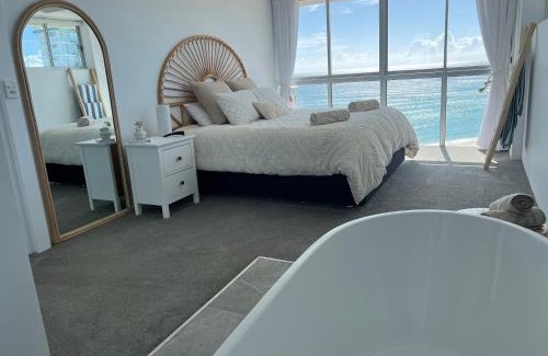 Coolangatta Apartment | Experience Endless Summer at Cooly Level 18 - Top Rated Stay