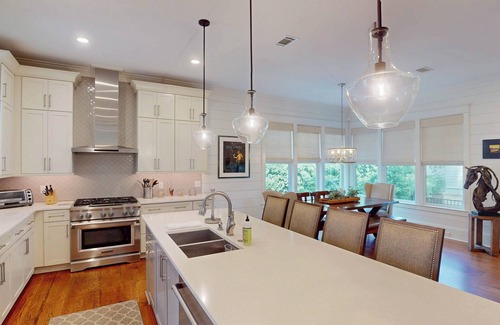 Jekyll Island House | Discover Endless Summer at Ocean Oaks with Pool & Breakfast