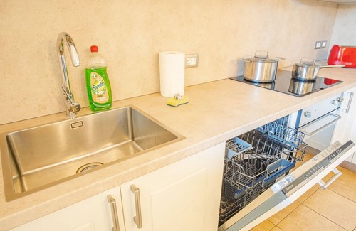 Lugana Apartment | Experience Endless Summer Sirmione with Pool & Spa Amenities