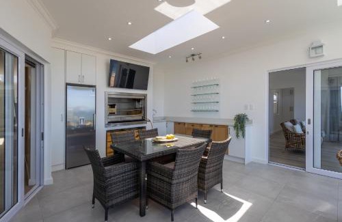 Plettenberg Bay Villa | Discover Endless Summer Villa with Oceanfront Views