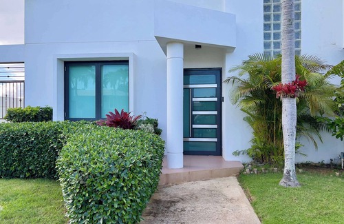 Aguacate House | Endless Summers | Modern Estate with Private Pool