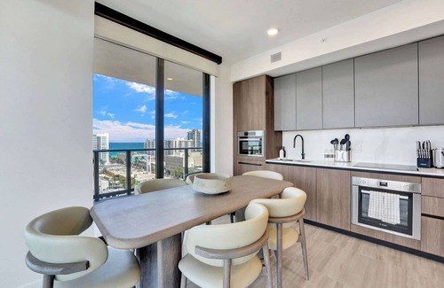 North Beach Condo | Endless Views from Elegant 4BR Miami Beach Retreat