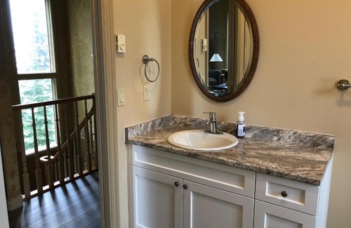 Silver Star Mountain Apartment | Guest Rated 10/10 at Endorph-Inn with Breakfast Included