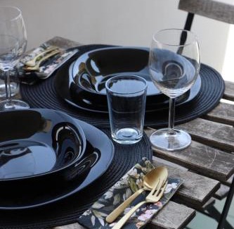 Fuorigrotta Apartment | Family-Friendly Eneapolis: Guest Rated Perfect 10/10