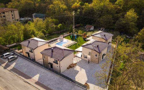 Sandanski Villa | ENEVI Guest Houses: Top-Rated Oceanfront Retreat with Pool
