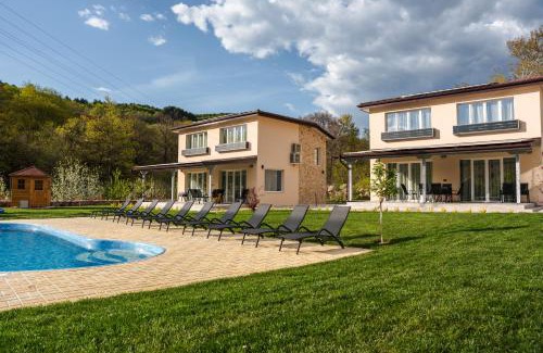 Sandanski Villa | ENEVI Guest Houses: Top-Rated Oceanfront Retreat with Pool