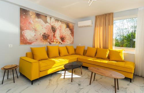 Sandanski Villa | ENEVI Guest Houses: Top-Rated Oceanfront Retreat with Pool