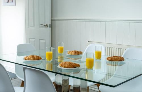 Wyken House | Family-Friendly Retreat at Enfield House - Book Your Stay!