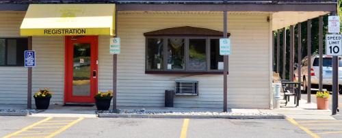 Enfield Hotel | Budget-Friendly Enfield Inn with Family Amenities