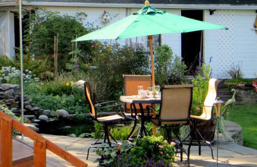 Newfield Bed & Breakfast | Pet-Friendly Enfield Manor: Top-Rated B&B and Rentals