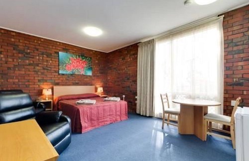 Enfield Hotel | Convenient Stay at Enfield Motor Inn with Family-Friendly Amenities