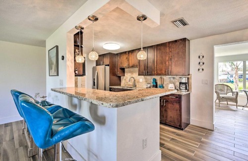 Englewood South House | Englewood Getaway: Screened-In Pool and Ocean Views!