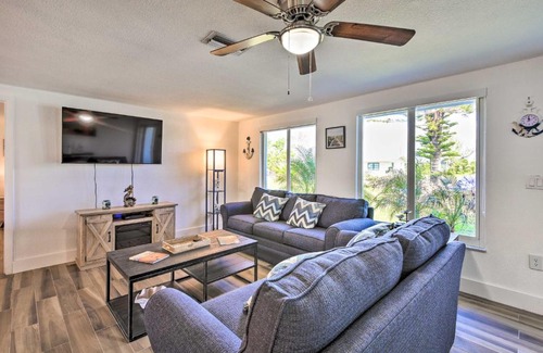 Englewood South House | Englewood Getaway: Screened-In Pool and Ocean Views!