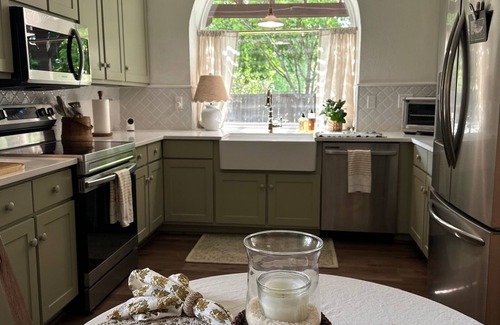 Flower Mound House | English Charm 3/2 in lovely Flower Mound