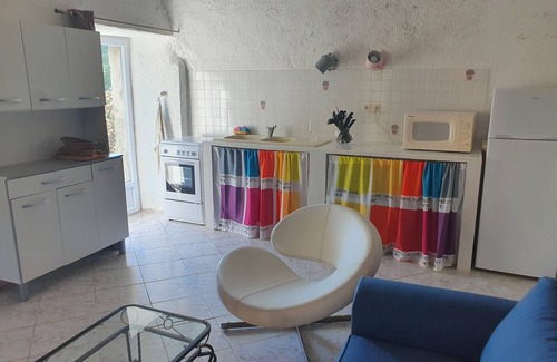 Porri House | Discover English Club in Corsica: Family-Friendly Retreat