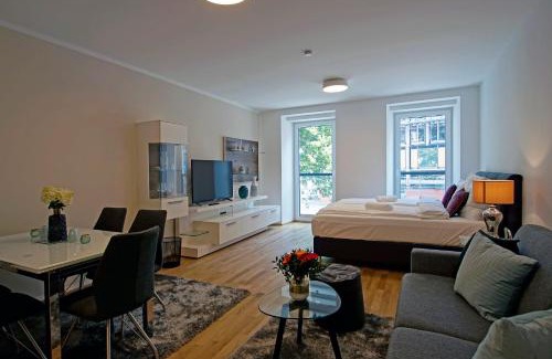 Josefstadt Apartment | Eco-Friendly English Theater Apartment Near Rathaus