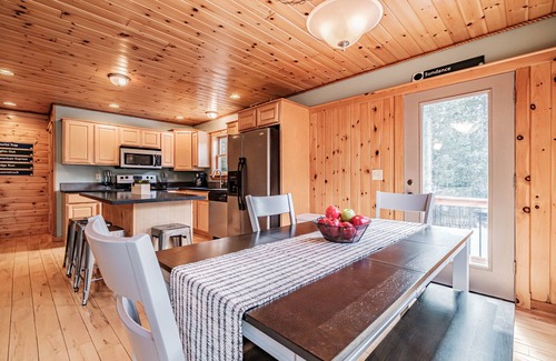 Rumford Center Cottage | Discover English Woods Cottage: A 10/10 Family Retreat