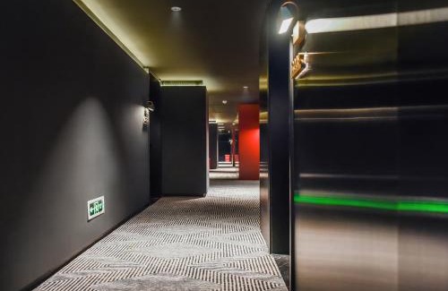 Yuzhong Hotel | Enji M Hotel-Chongqing Jiefangbei Hongyadong