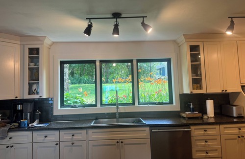 Markesan House | Lakefront Escape with Spa and Ocean Views, Rated 9.8/10!