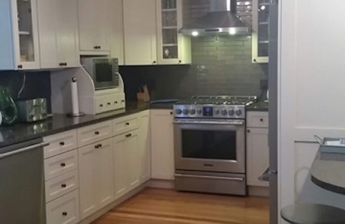 Markesan House | Lakefront Escape with Spa and Ocean Views, Rated 9.8/10!