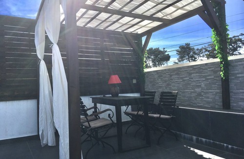 Caparica House | Unwind on a 50 m² Terrace with Oceanfront Views