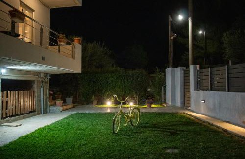 Skala Oropou Apartment | Discover A&A: Top-Rated 4-Star Hotel with Dining Delight