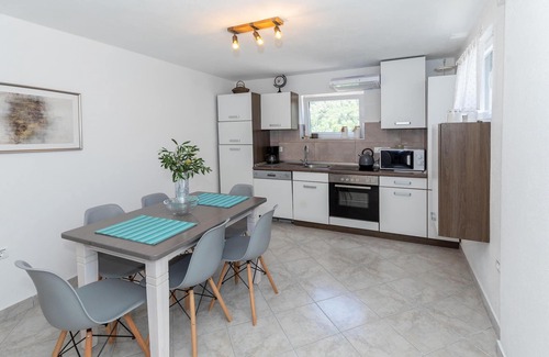Kremena House | Experience Breathtaking Ocean Views from Your Perfect Retreat