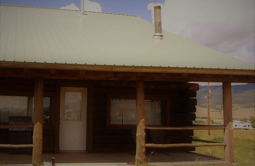 Eagle Nest Cabin | Cozy Log Cabin Retreat by Eagle Nest Lake, NM – Guest Rated 9/10