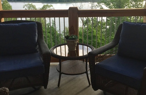 Prairie Creek House | Experience Breathtaking Beaver Lake Views at The Blue Heron