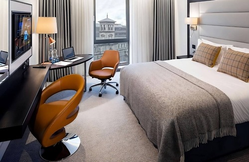 City Centre Dublin Hotel | Relaxing Stay in Downtown with Spa and Family-Friendly Amenities