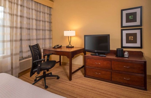 Durham Hotel | Experience a Relaxing Stay with Pool and Free Parking