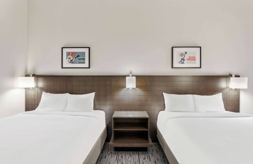 Bee Cave Resort | Hassle-Free Stay: 3 Posh Units Near Bee Cave Sculpture Park