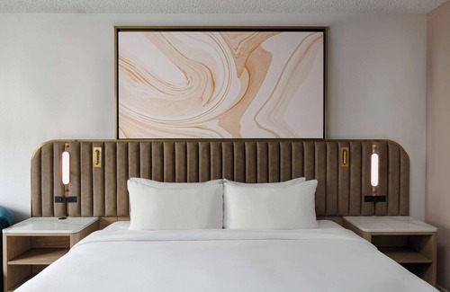Flagami Hotel | Experience Hassle-Free Stays with Free Airport Shuttle & Parking
