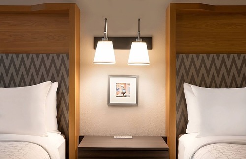 Fort Worth Hotel | Relaxing Stay with Indoor Pool Near Fort Worth Zoo