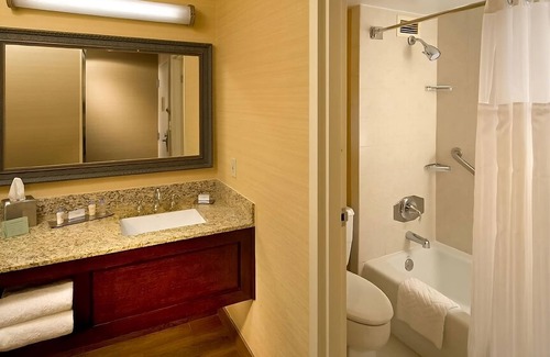 Gatlinburg Hotel | Relaxing Stay with Indoor Pool and Pet-Friendly Atmosphere