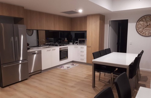 Adelaide Central Business District Apartment | Experience Luxury at Adelaide CBD with Spa and Ocean Views